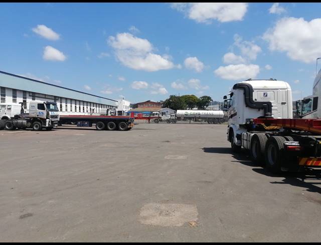 4,000M² INDUSTRIAL YARD TO LET IN NEW GERMANY